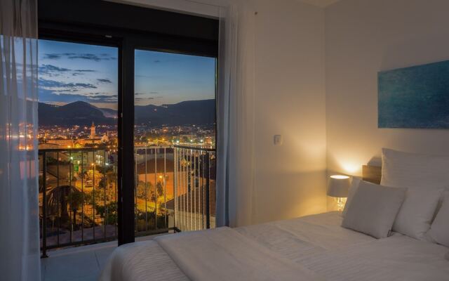 Villa Salt - 10 people, heated pool, Trogir, near beach & Split airport