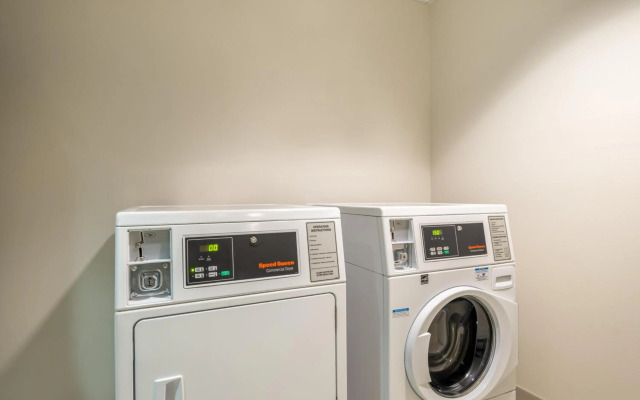 Holiday Inn Express Gas City by IHG