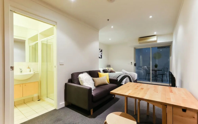 WILLOW, Carlton Studio Apartment