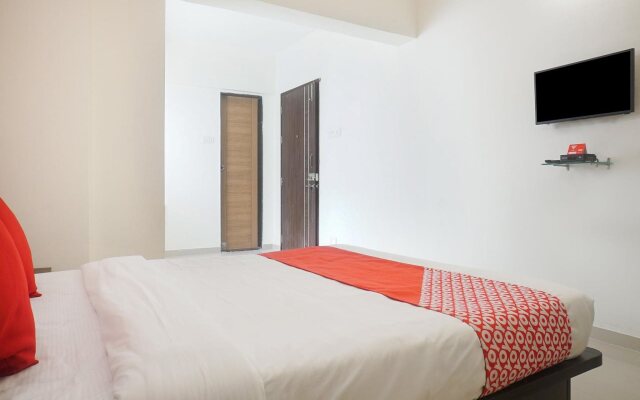 OYO 16570 I Suite