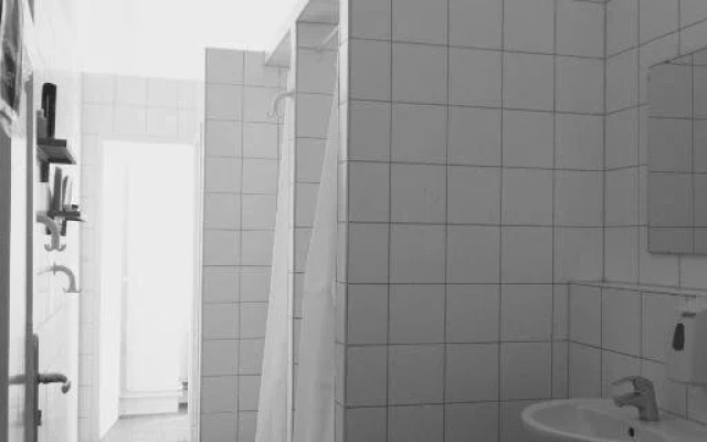 36 Rooms Hostel