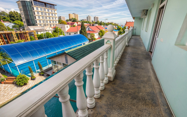 Zelyony Popugay Allama Group Guest House