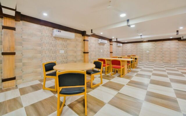 Capital O 39331 Hotel Retaj