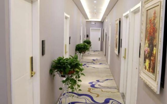 Yixing Hotel (Lanzhou University Metro Station Store)