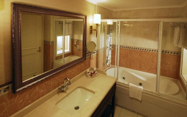 Taksim Metropark Hotel