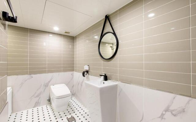 Brown Dot Hotel Minam