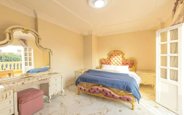 Queen of Pyramids Hotel