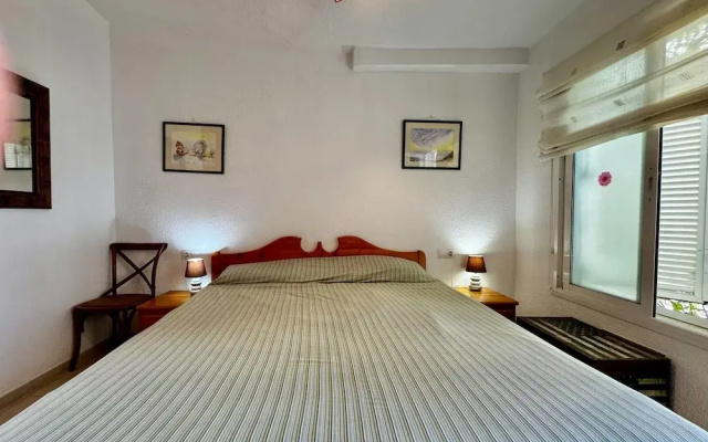 Belvilla by Oyo Luxury Tropicana Club
