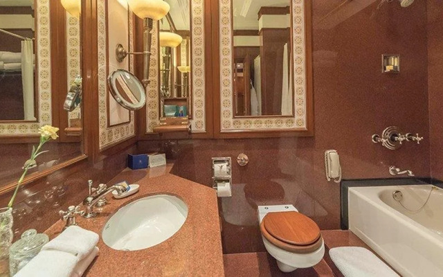 The Oberoi Grand Kolkata Hotel