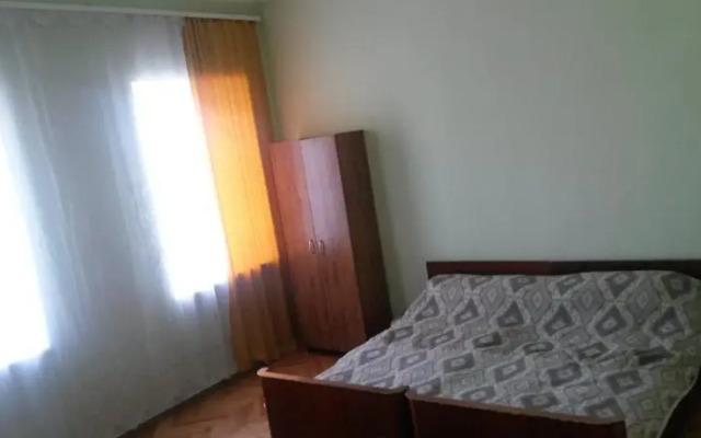 Big House Small Price