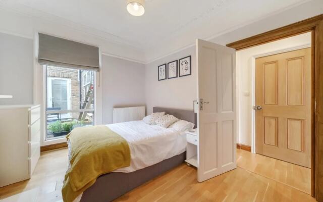 Charming Spacious 2-bed Apartment in London