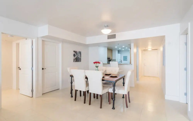 Stunning Balcony Views 3 Bedroom