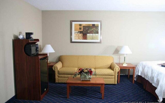 Hampton Inn Hutchinson