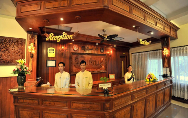 City River Hotel
