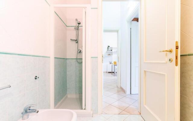 University Apartment con parcheggio e giardino