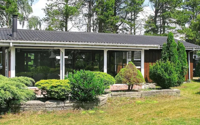 6 Person Holiday Home in Vaeggerlose