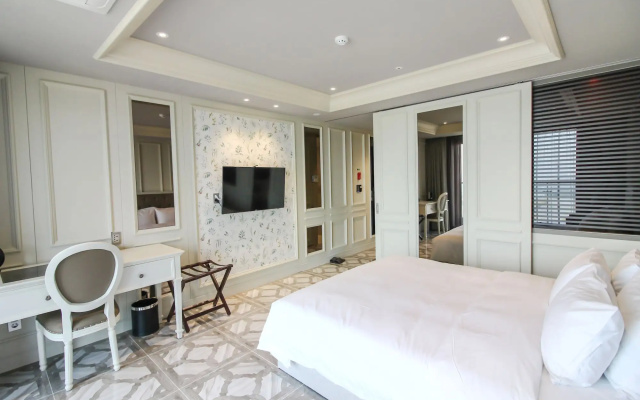 Golden Tulip Ever Yongin Hotel