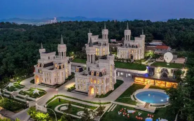 Yantai Yangma Island Seaview Castle Homestay (Huandao Road)