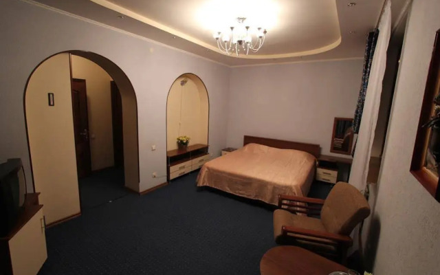 Tis Hotel