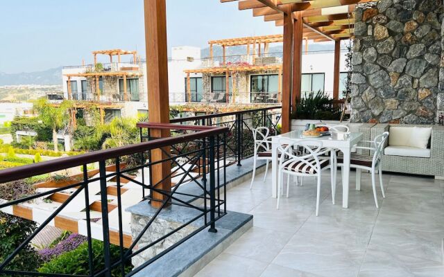 Luxurious Seafront Penthouse