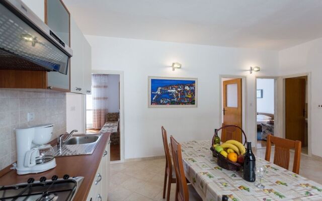 Alan Apartment
