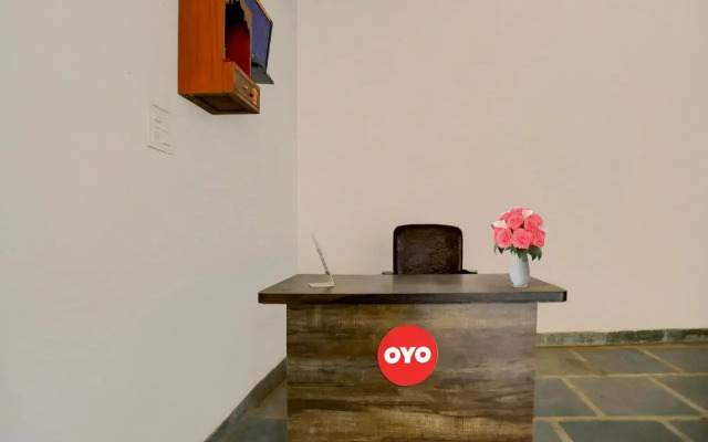 Oyo Flagship 703376 Mk Residency