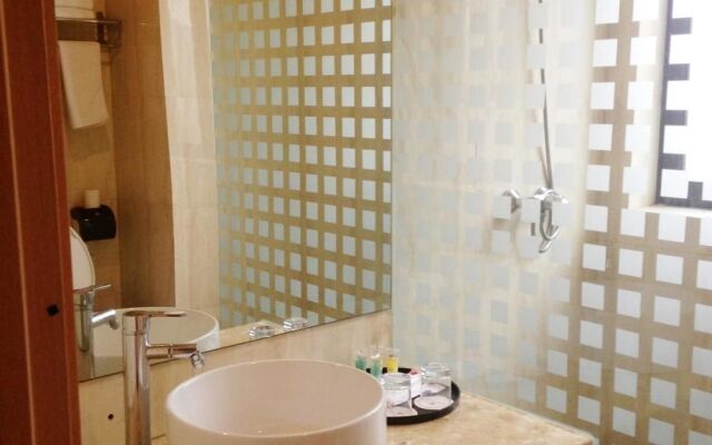 Xingangwan Business Hotel