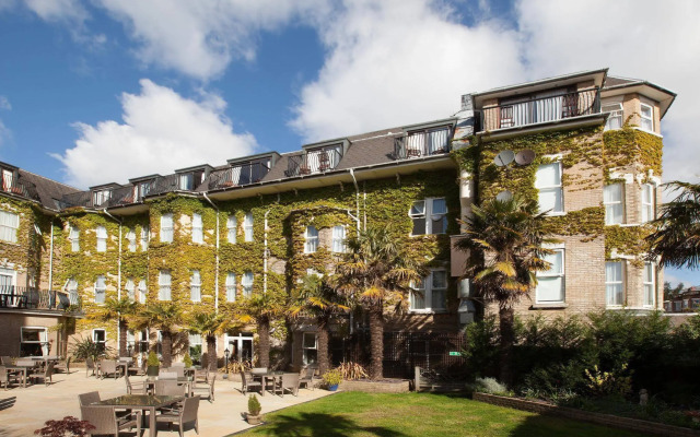 The Connaught Lodge