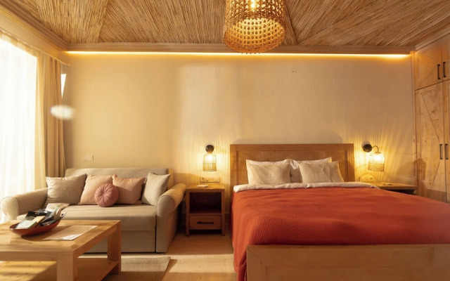 Izz Getaway – Adults Only