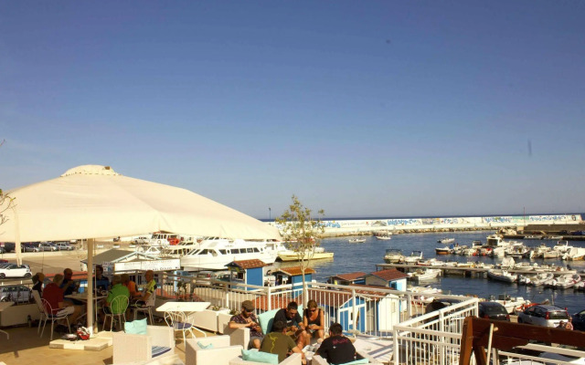Bue Marino Hotel & Cocktail Bar