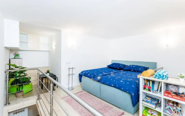 Get Prague Flat Stepanska