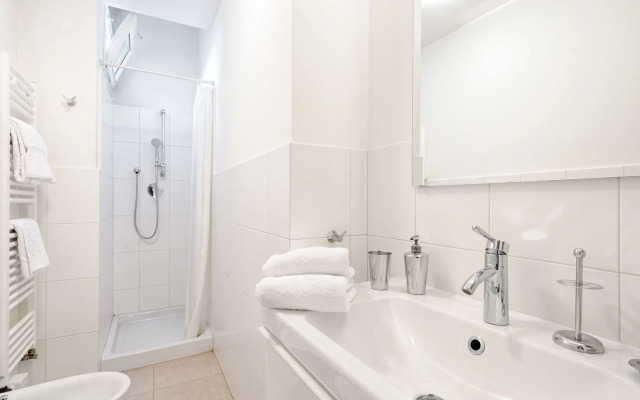 Polo Universitario by Mmega