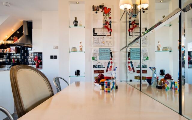 Balcony Apartment In Little Venice