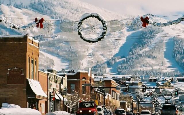 Ridgecrest Condominiums by Pioneer Ridge Management