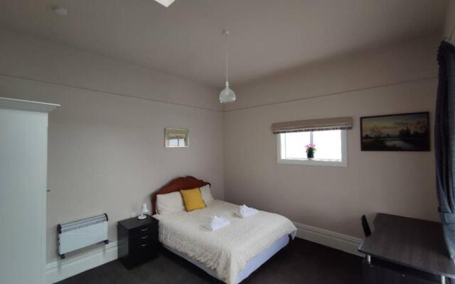 5 Large Bedroom Villas Suitable for 10People (CBD)