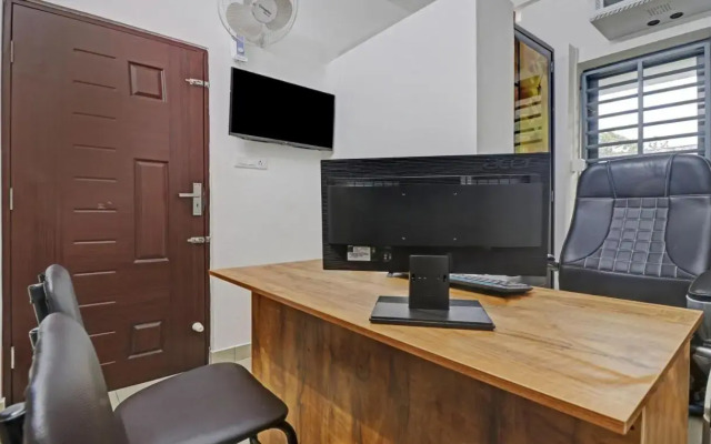 Treebo Nirupama, 750m from Aluva Railway station