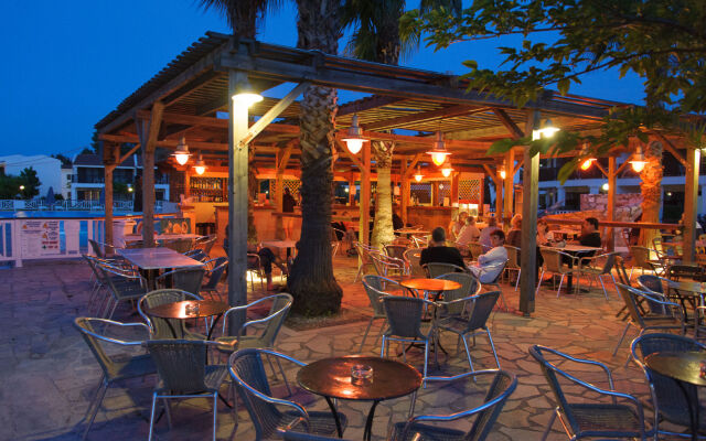 Golden Coast Hotel & Bungalows - All Inclusive