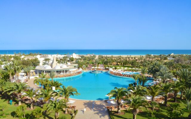 Royal Garden Palace (Families and Couples)