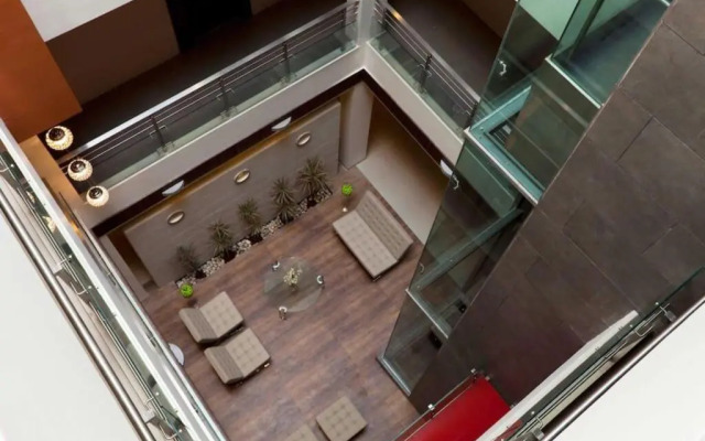 Skylark Business Hotel