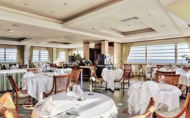 Hotel in Cecina just 100 mt from the sea