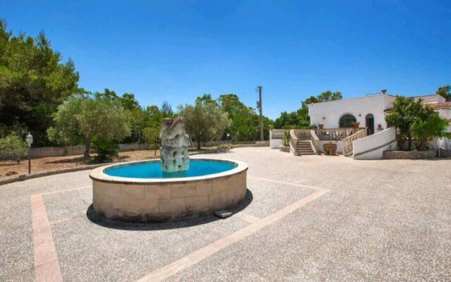 Villa With Garden and Relaxing Atmosphere