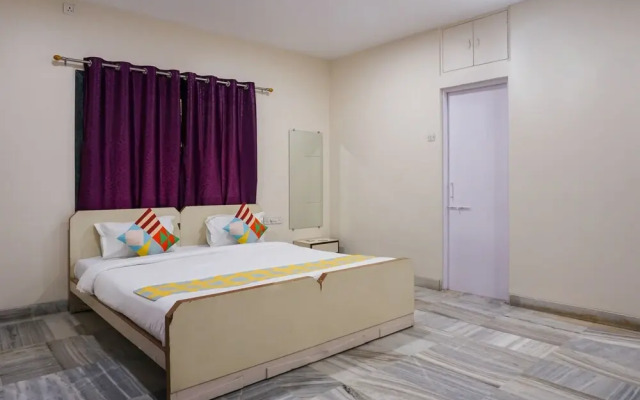 "Oyo Home 19648 Spacious Stay Near Wax Musuem"