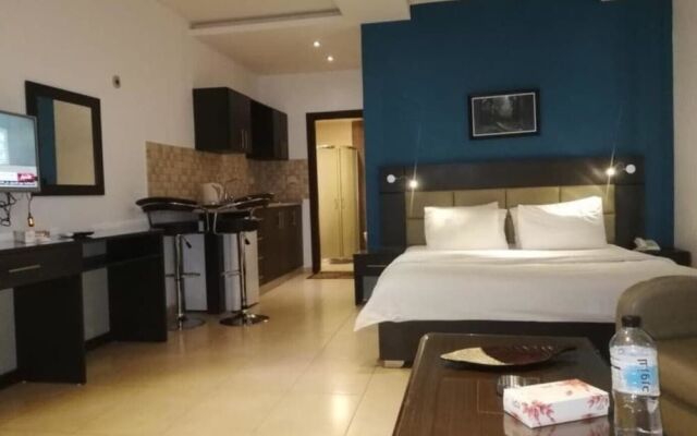 7 Days Hotel Suites