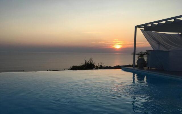 White Club Residence