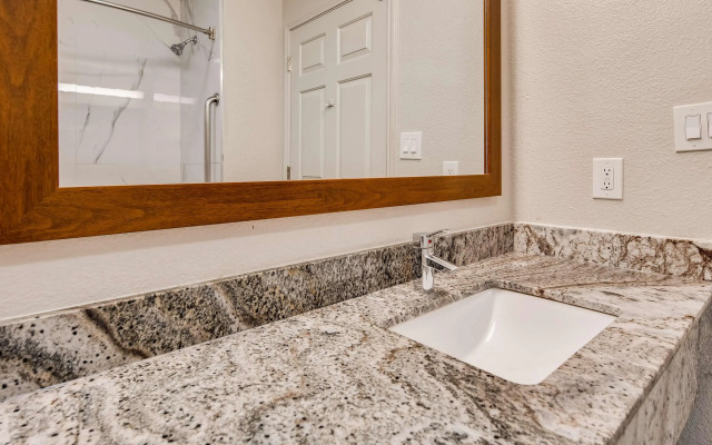 SureStay Plus by Best Western Benbrook Fort Worth