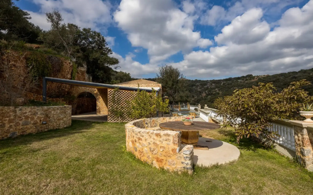 Oak Tree Estate
