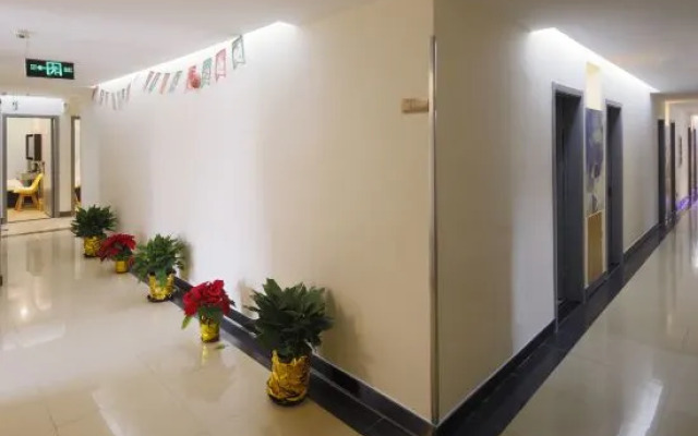 100 Inn (Shanghai North Xizang Road)