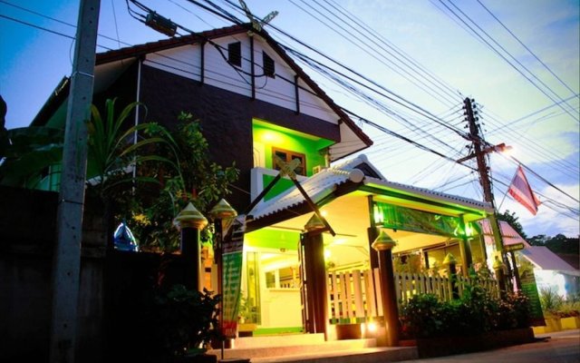 Baan Baramee House