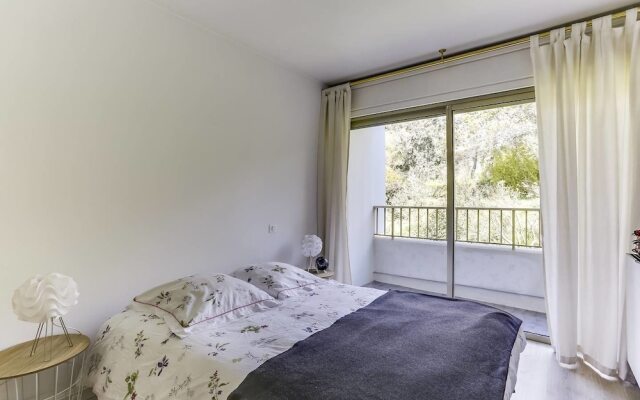 Apartment in Cannes w sea View, Nice Pool & Tennis