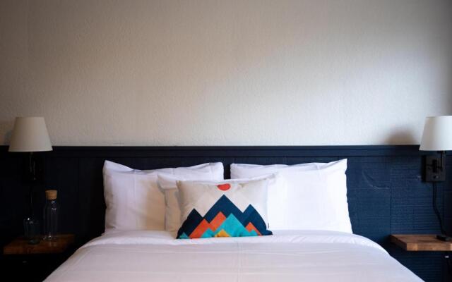 Left Coast Lodge
